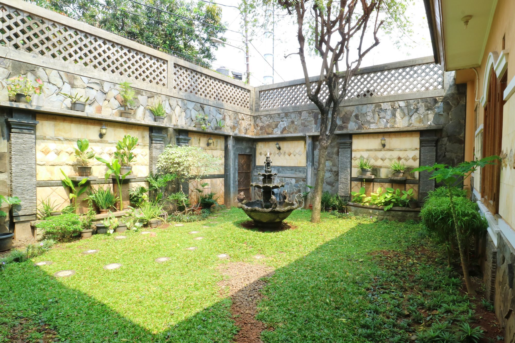 Maharani Guesthouse Tebet Syariah Dżakarta Zewnętrze zdjęcie